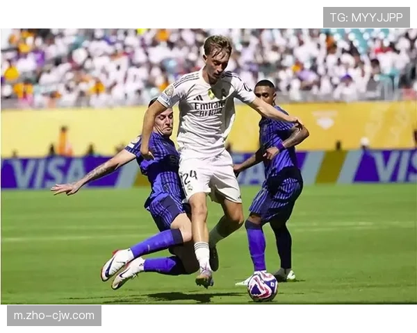 赫伊森对抗中持续挣扎 年轻防线为皇马欧冠埋下隐患